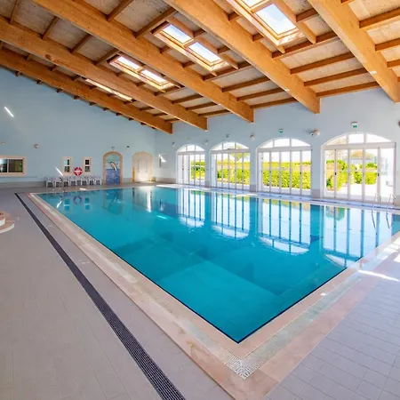 Oasis Parque Ground Floor With Pools, Jacuzzi & Tennis Apartment Portimão
